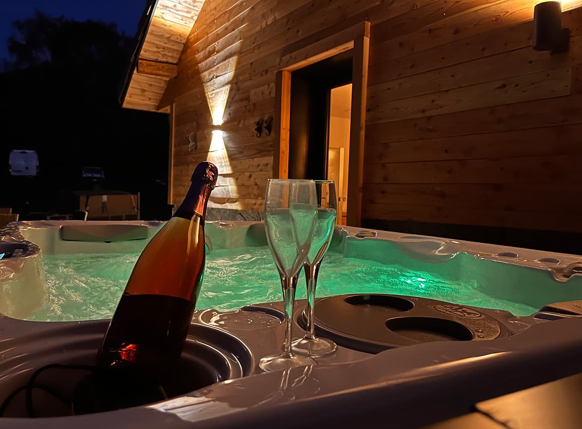 Private jacuzzi at Cosy Alpes gîtes